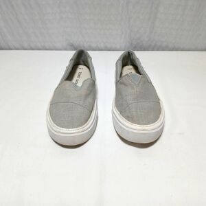 Toms Canvas Slip On Sneakers. Size Ladies 8.5